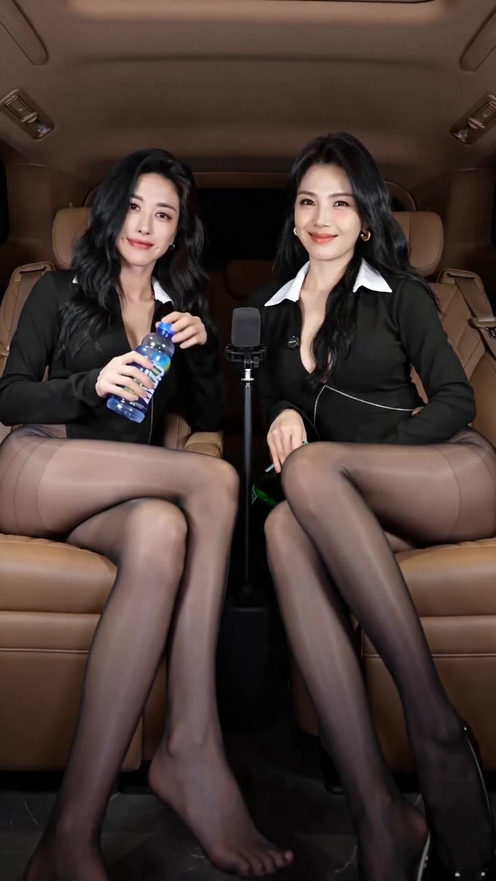 刘涛_朱珠_在俩极品人妻的美脚诱惑下，咱还能坚持到酒店吗？第一人称视角-秘密图库